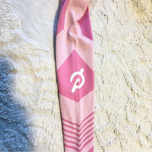 Peloton Pink Workout Ensemble - Picture 8 of 8